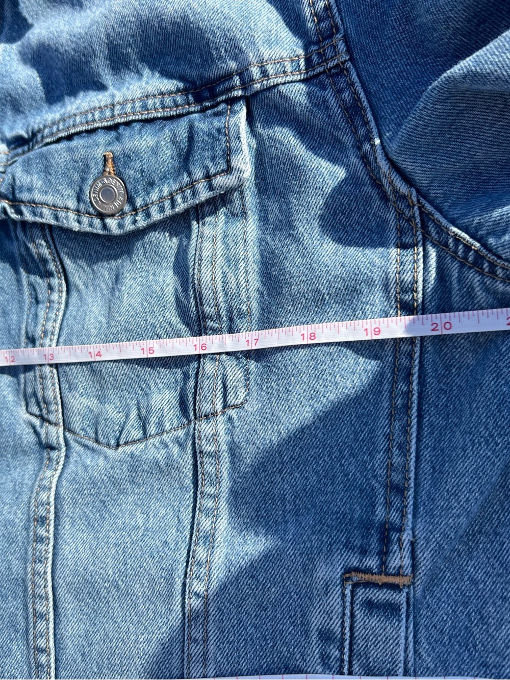 H&M Light Blue Denim Jacket with Contrast Stitching - Picture 7 of 9